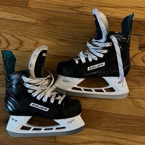 Bauer XLP Ice Skates Youth size 2